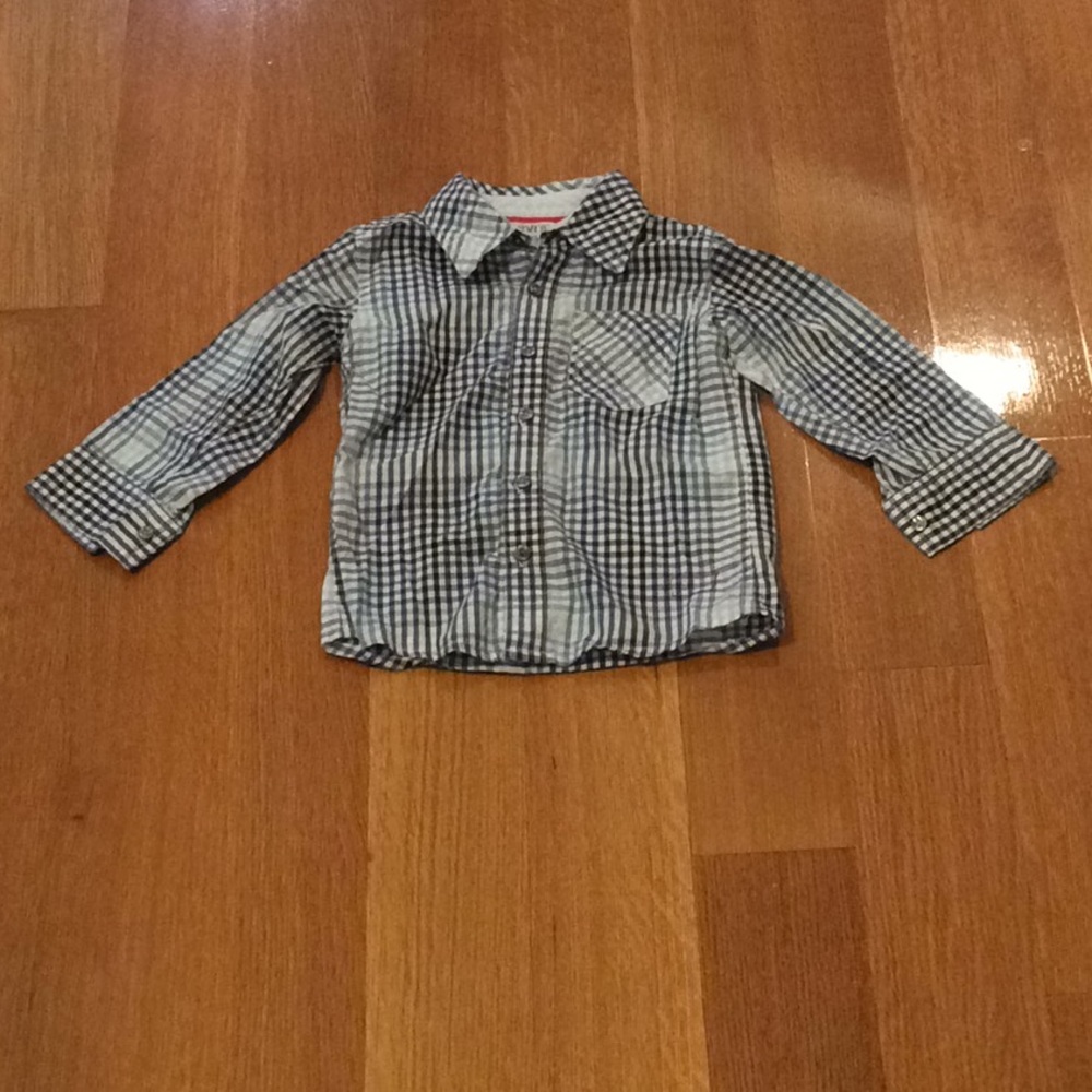 Levi’s- Botton Down T-Shirt Size 3T